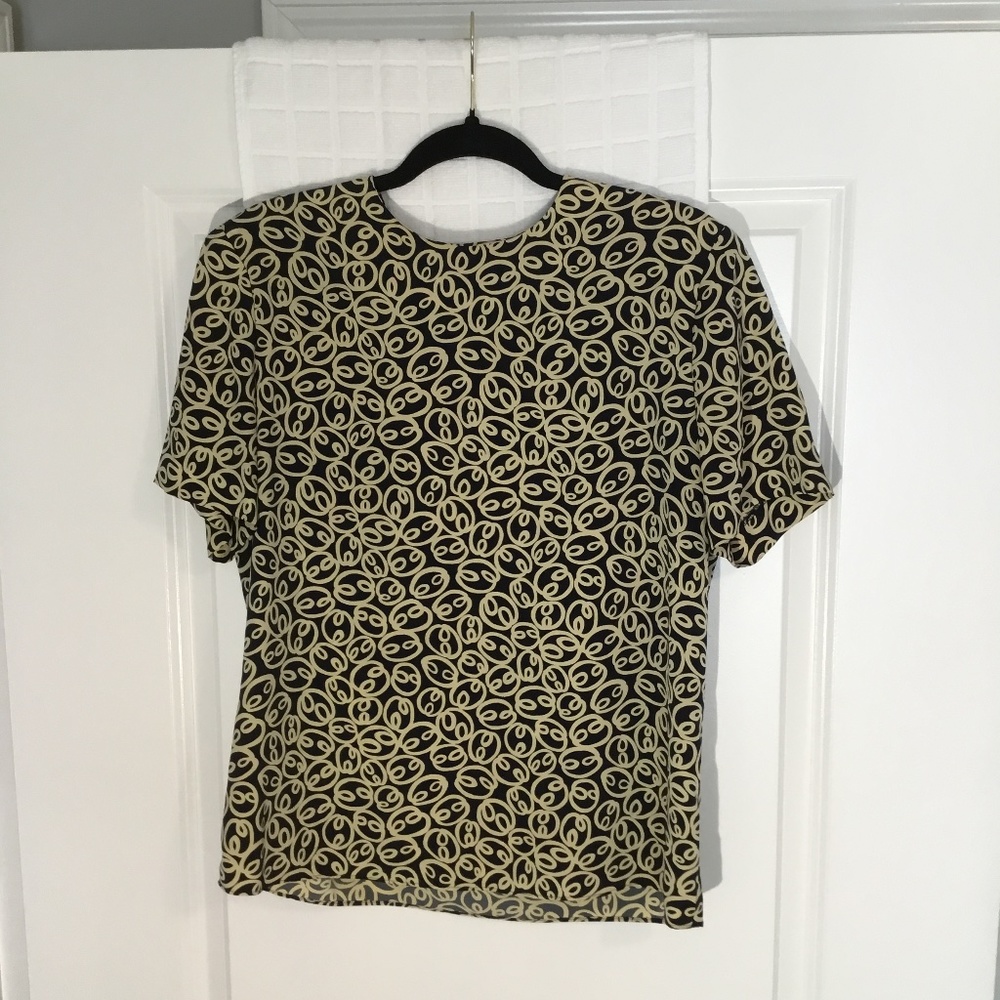 Le Suit Ladies Pullover Top Tan/ Black Size 10